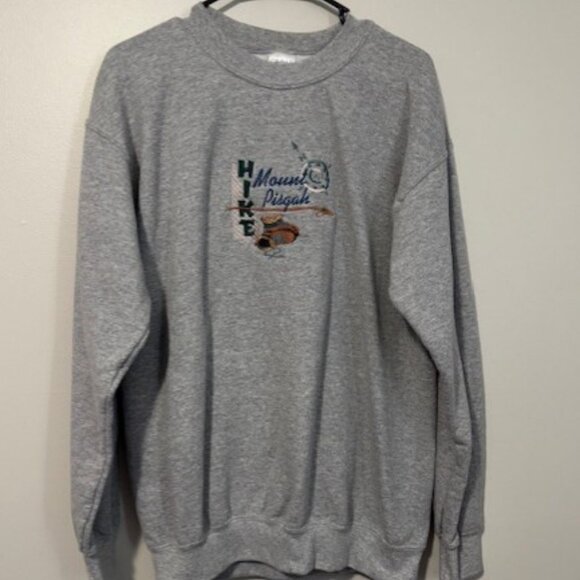 USED Woman's Gildan Long Sleeve Sweatshirt Hike Mount Pisgah Color Grey Size Med - Picture 1 of 2